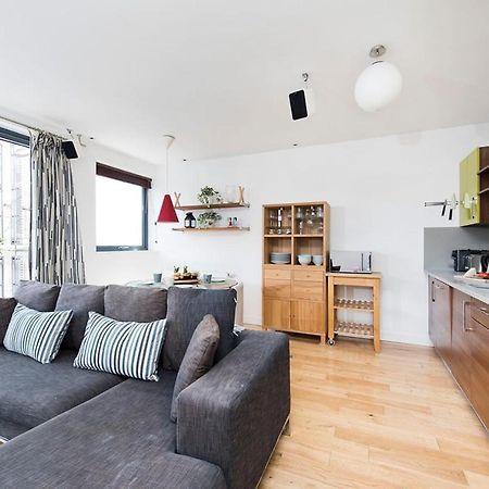Stylish 2 Bedroom Flat With Balcony In Londres Exterior foto