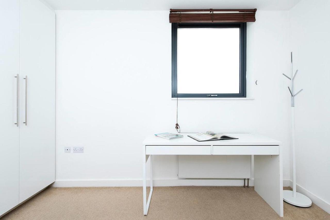 Stylish 2 Bedroom Flat With Balcony In Londres Exterior foto