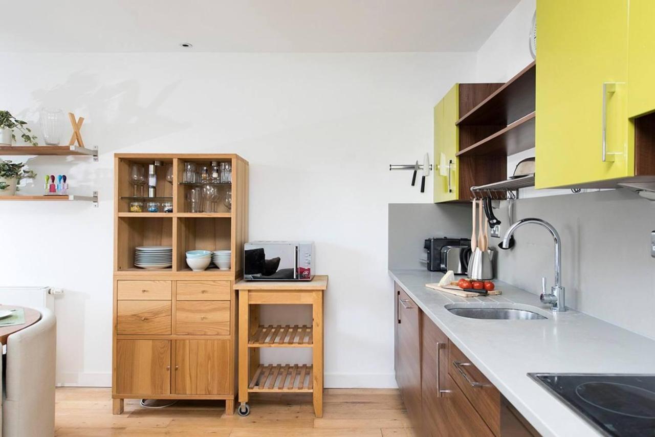 Stylish 2 Bedroom Flat With Balcony In Londres Exterior foto